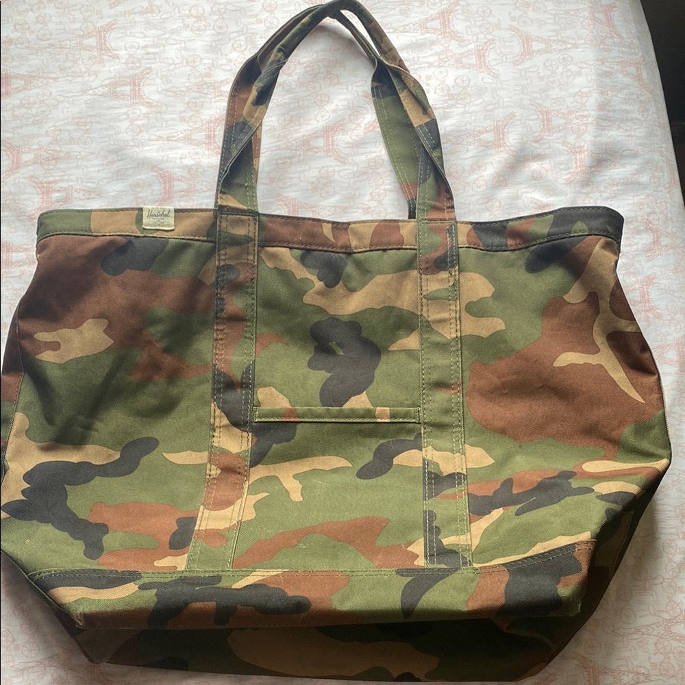 Hershel Camouflage Tote Bag